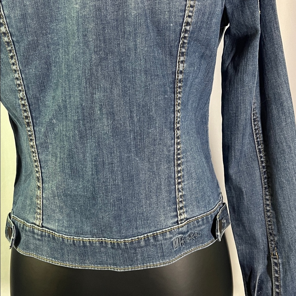 Kut from the Kloth Medium Wash Classic Button Front Cropped Denim Jacket - Picture 13 of 16
